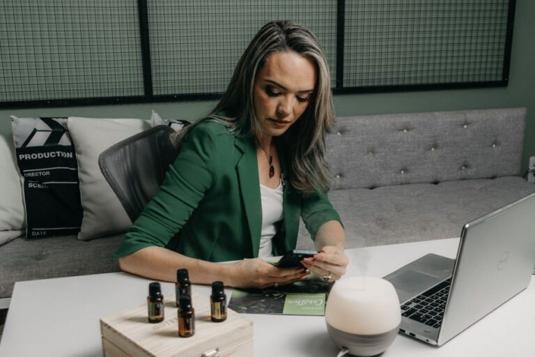 Como Incorporar a Aromaterapia no Seu Dia a Dia para Aumentar Relaxamento e Concentração